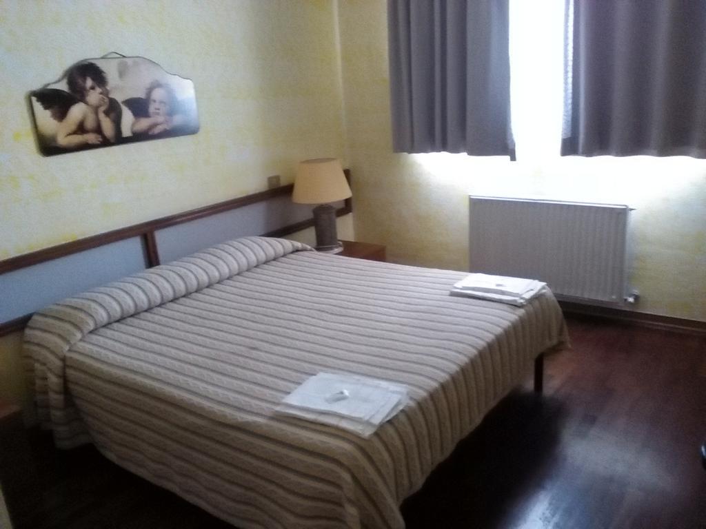 Hotel Cristallo Assergi Bilik gambar