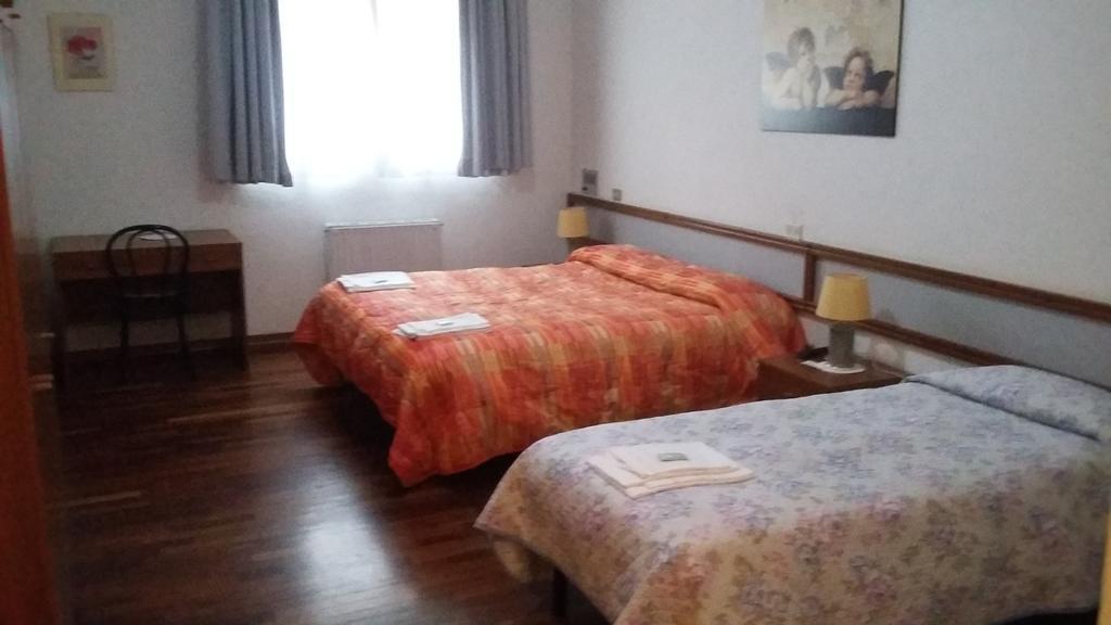 Hotel Cristallo Assergi Luaran gambar