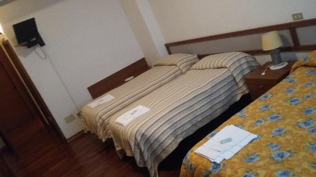 Hotel Cristallo Assergi Luaran gambar