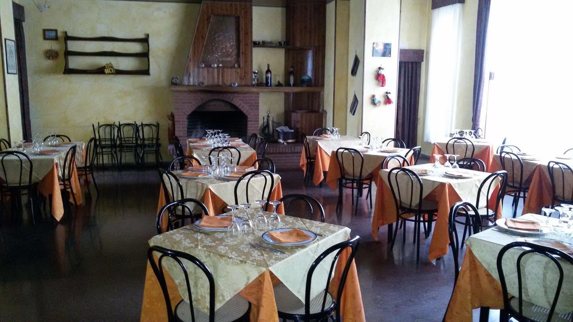 Hotel Cristallo Assergi Luaran gambar