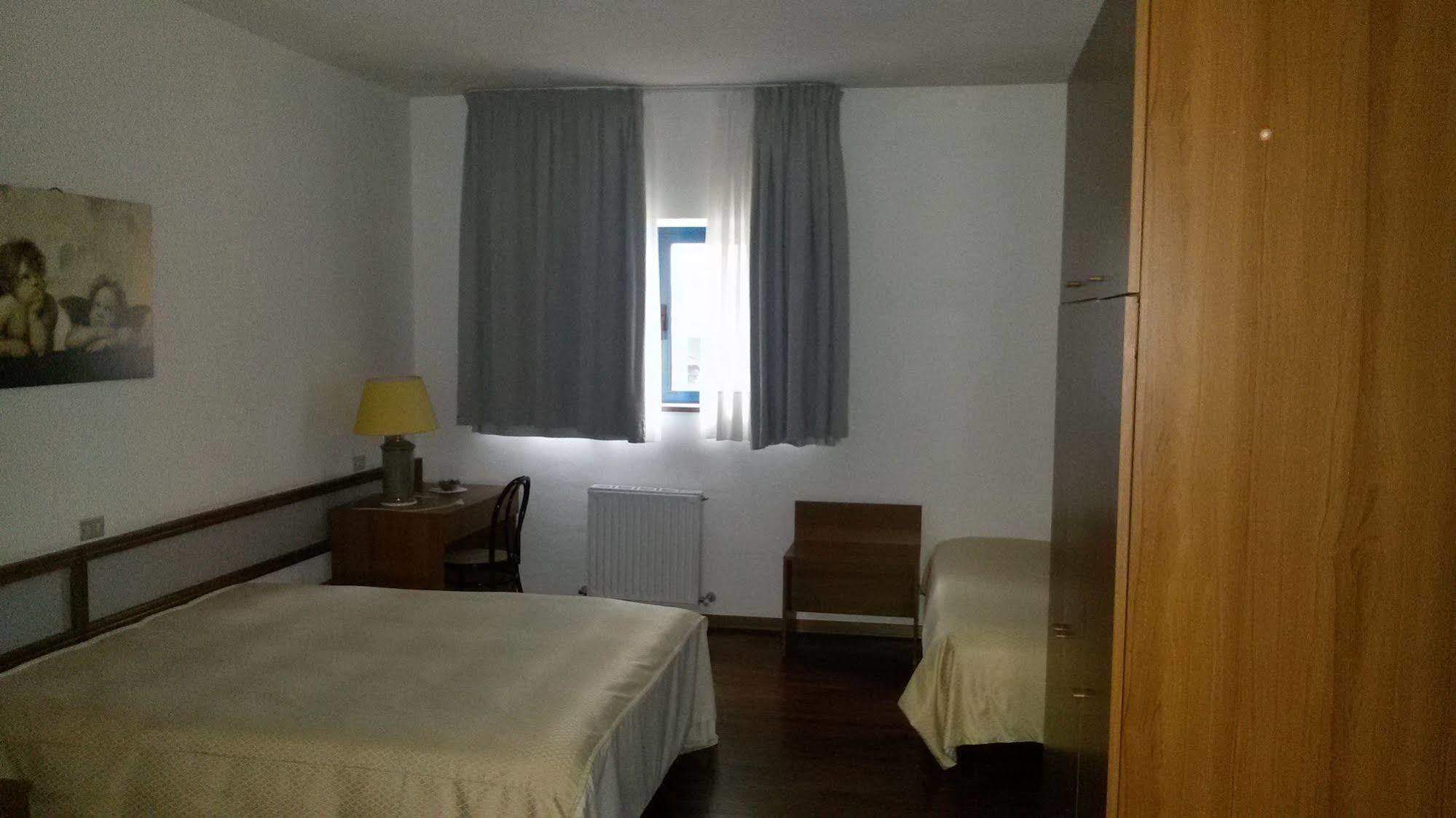 Hotel Cristallo Assergi Luaran gambar